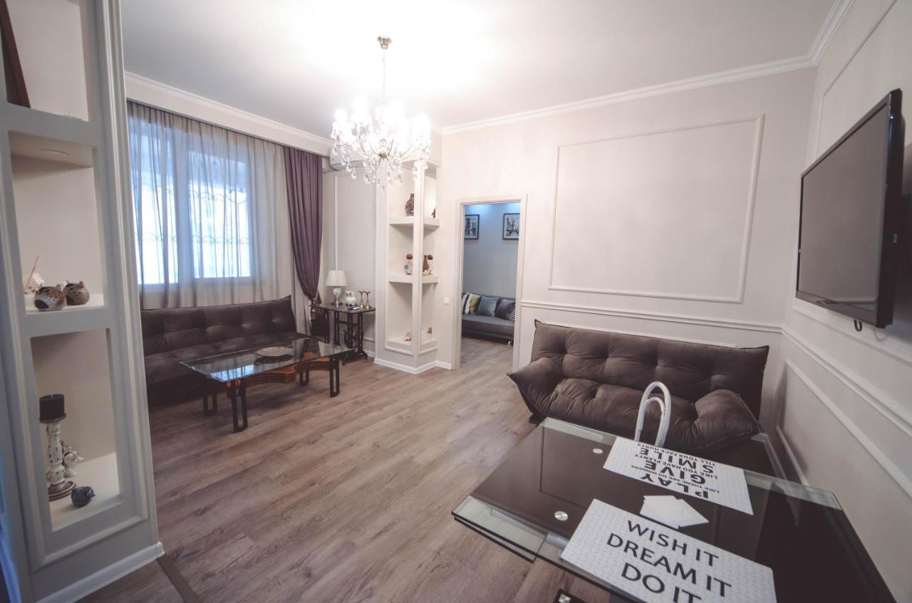 Apartamento Under The Mountain Tiflis Exterior foto
